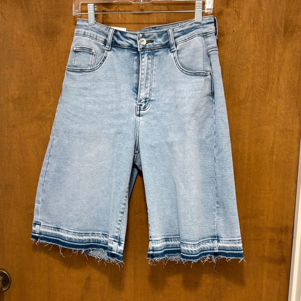 462. Nina Rossi Light Wash Denim Bermuda Shorts